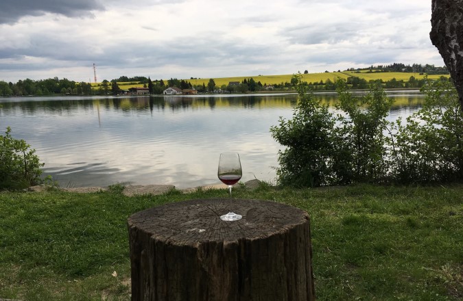 Weinwanderweg an den Bolevec-Teich